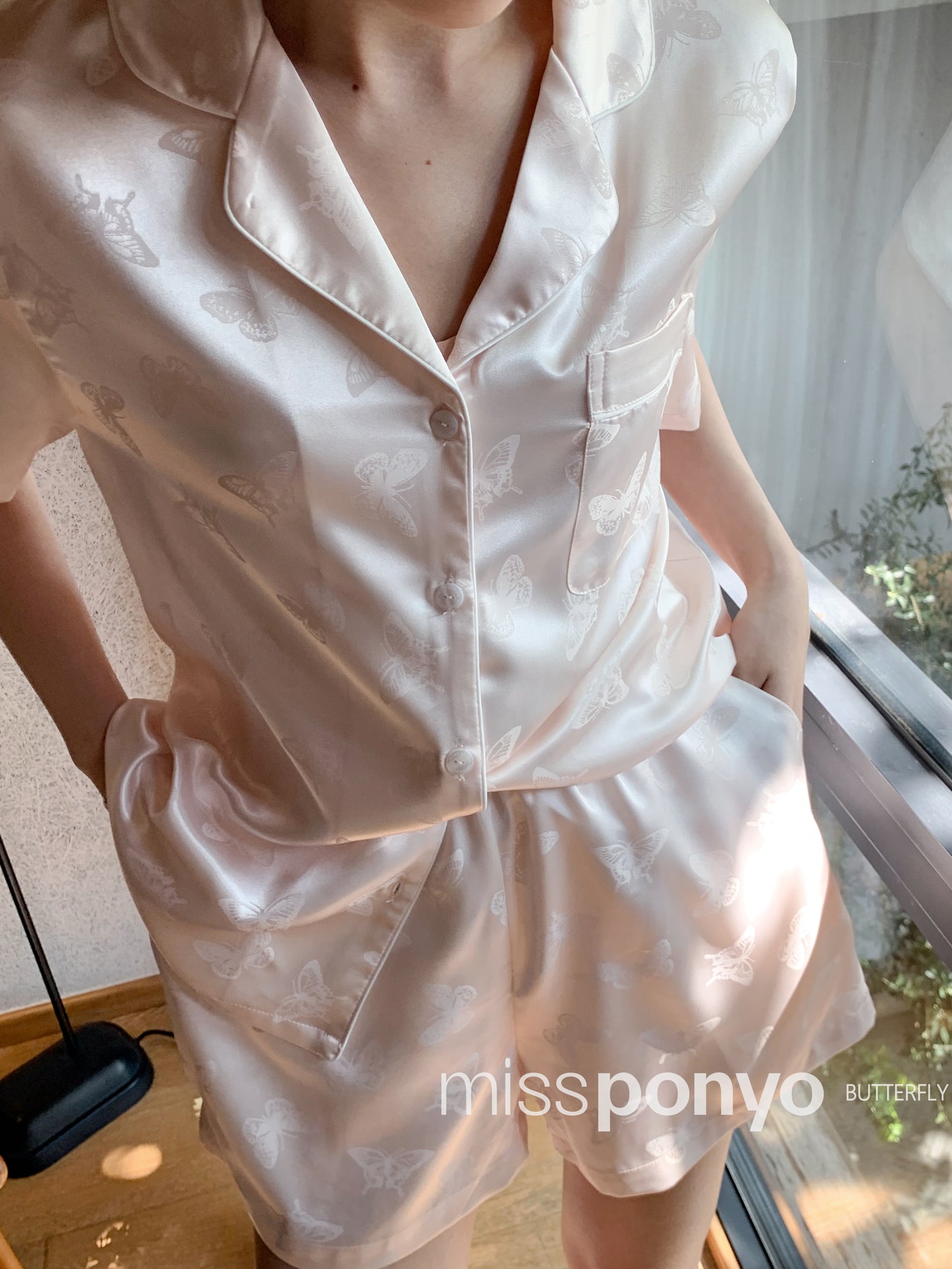 Butterfly short sleeves