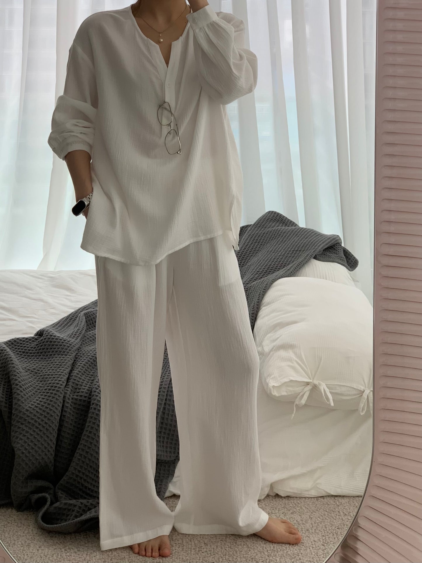 All White ( long sleeves )